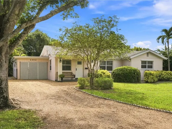 1342 11th St N, Naples, FL 34102
