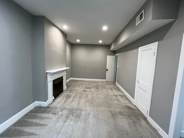 1511 W Lombard St — Photo 20