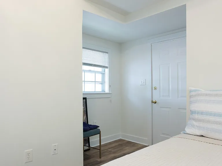1137 Saint Andrew St — Photo 27