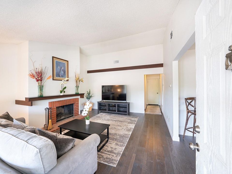 1st image of 943 Mariposa Lane