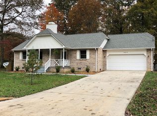 437 Beachwood Dr, Crossville, TN 38558