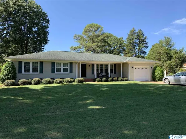 10102 Cahaba Dr SW, Huntsville, AL 35803