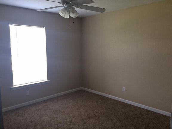 4th image of 202 Lawndale St