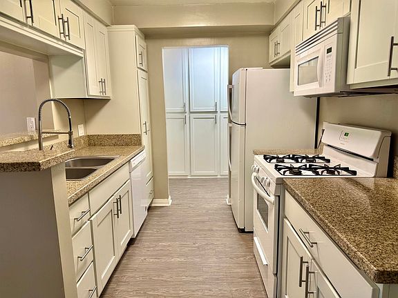 2nd image of 400 Merrimac Way APT 7