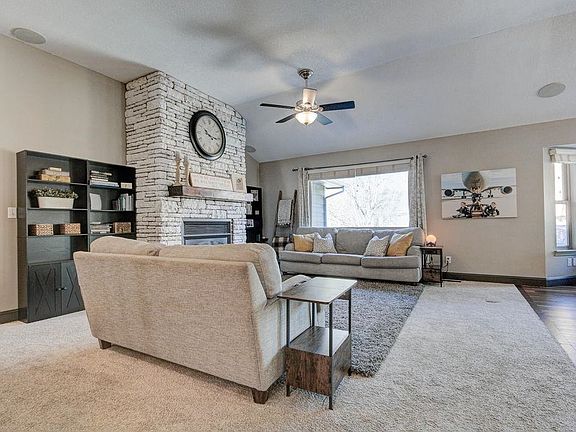 3rd image of 1945 N Grace Avenue Ct