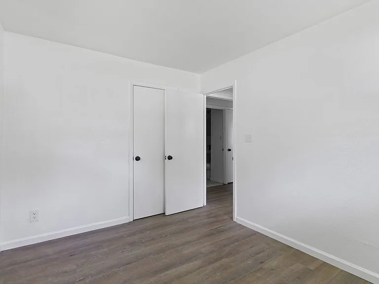 9835 Winkler Dr — Photo 12