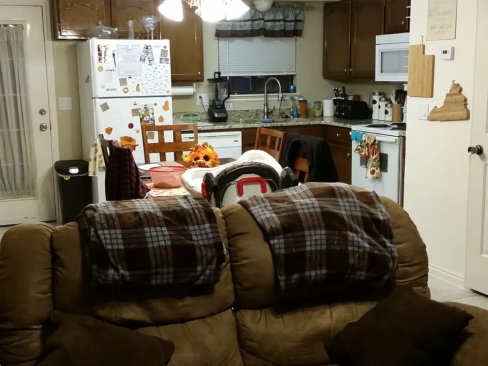 Living room, dining/kitchen