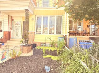 716 N 64th St, Philadelphia, PA 19151