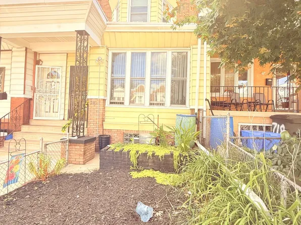 716 N 64th St, Philadelphia, PA 19151