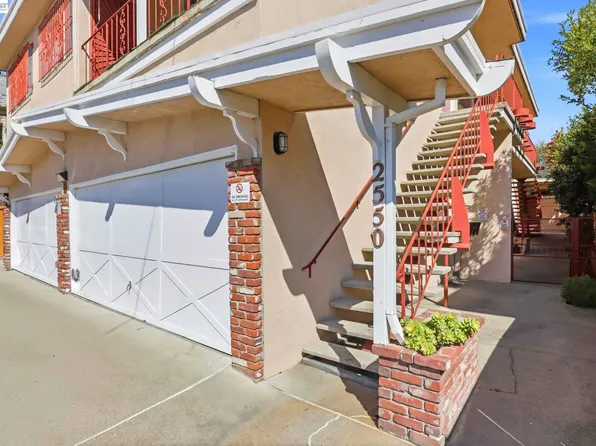 2550 Damuth St, Oakland, CA 94602