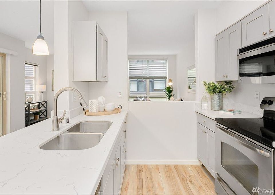 1st image of 118 107th Ave NE #315