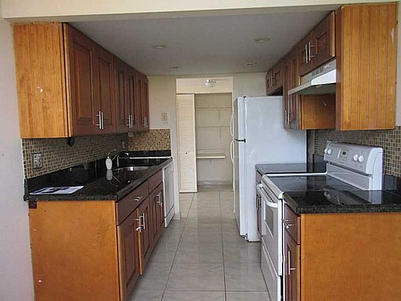 4th image of 1470 NE 123rd St #A515
