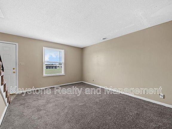 4th image of 1070 Pembroke Oak Grove Rd APT 27