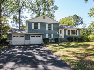36 Crescent Dr, Whippany, NJ 07981