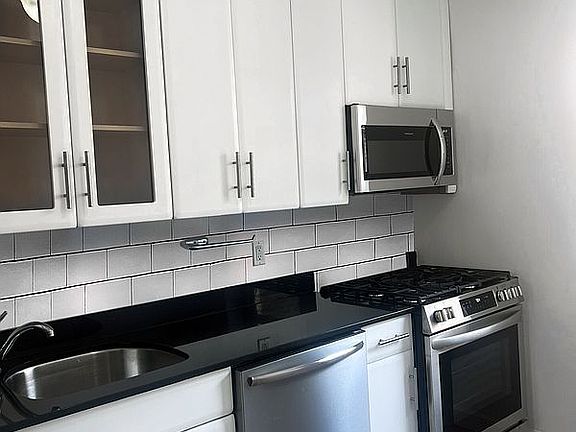 4th image of 445 W 240th St APT 7C