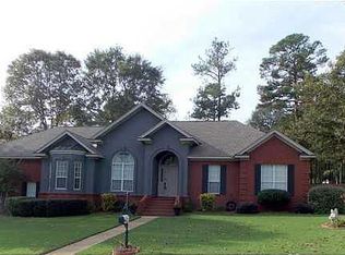 12 Hickory Ln, Wetumpka, AL 36093