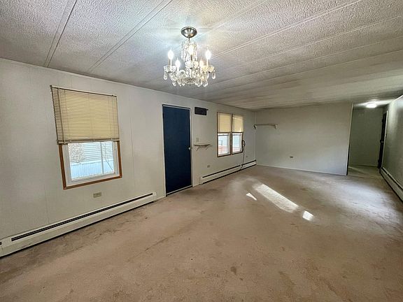 5th image of 41 Oriole Ave