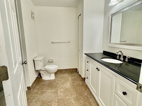 4th image of 50 Pebble Beach Cv APT A117