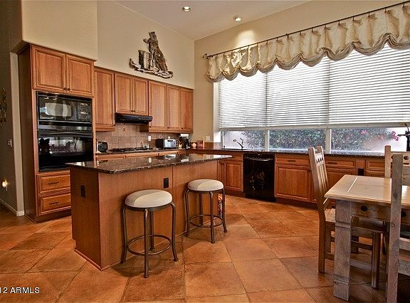 4th image of 16543 N 109th Pl