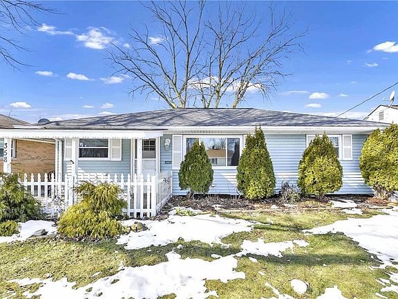 3rd image of 358 Gayle Dr