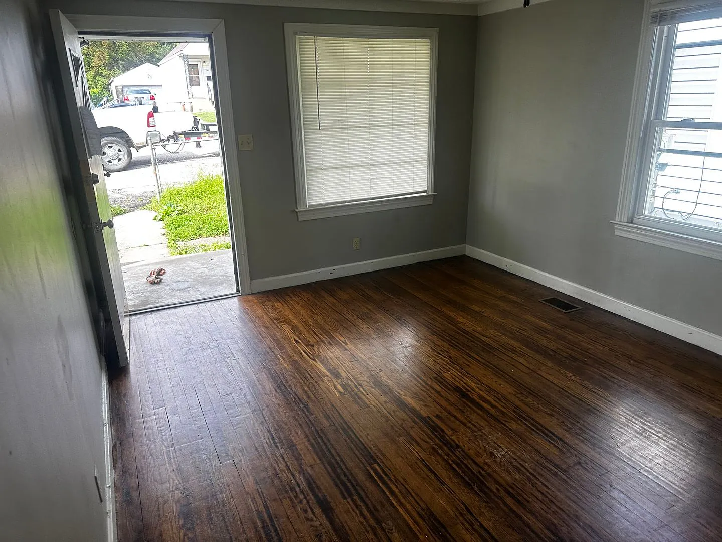 Nice 4BR/1BA house with Appliances — Photo 2