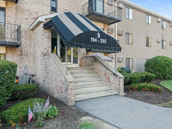 440 North Ave APT 201, Haverhill, MA 01830