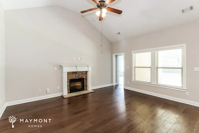 4 bed, 3.0 bath, 2131 sqft, $2,145 — Photo 4