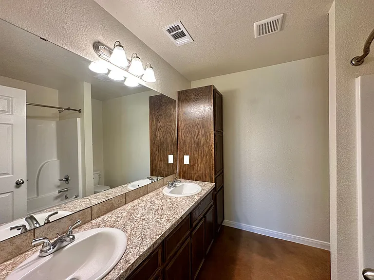 4502 Skyflower Ln — Photo 22