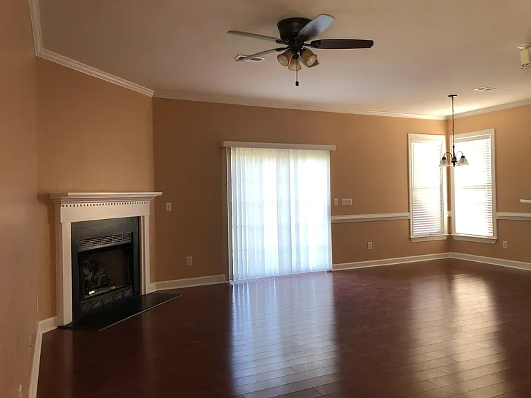 11008 Farmville Rd — Photo 15