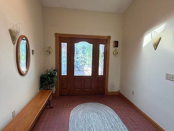 4th image of 4441 S Nicolet Rd