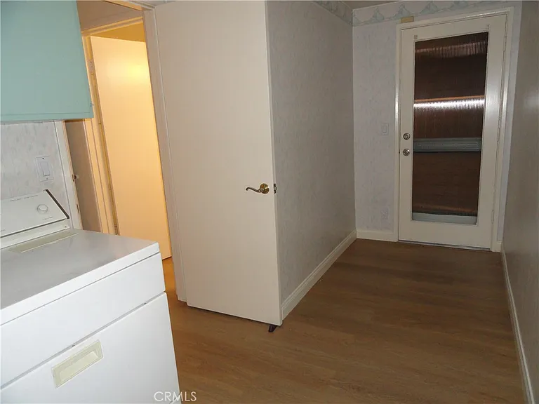 1100 La Senda Dr — Photo 16