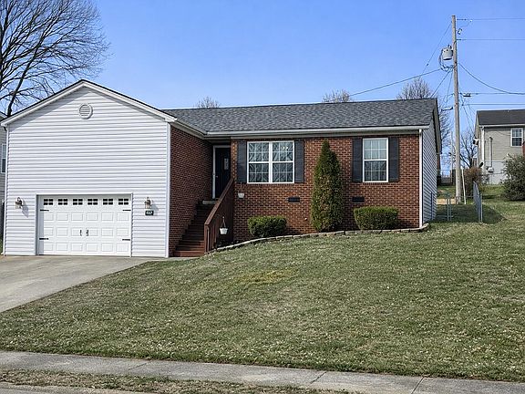 2nd image of 409 Briar Patch Ln
