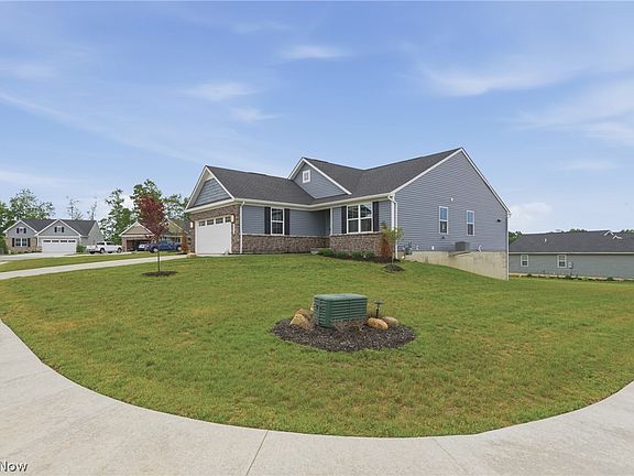 3rd image of 3111 Starlight Cir
