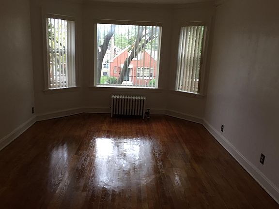 4th image of 7955 S Lasalle St #2