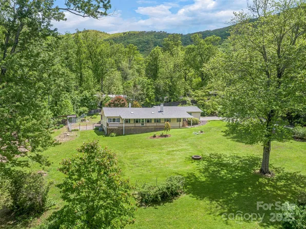 128 Summer Haven Rd, Swannanoa, NC 28778