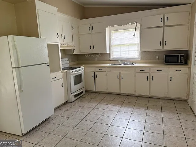 17 Carter Dr — Photo 8