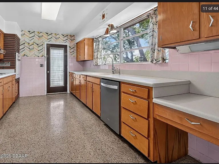 1476 N Peninsula Dr — Photo 5