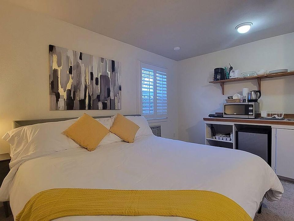 130 Helman St Ashland OR Zillow