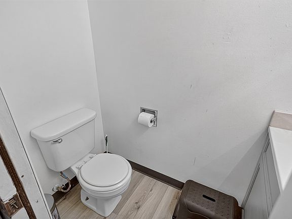 4th image of 3906-3908 E 38th St
