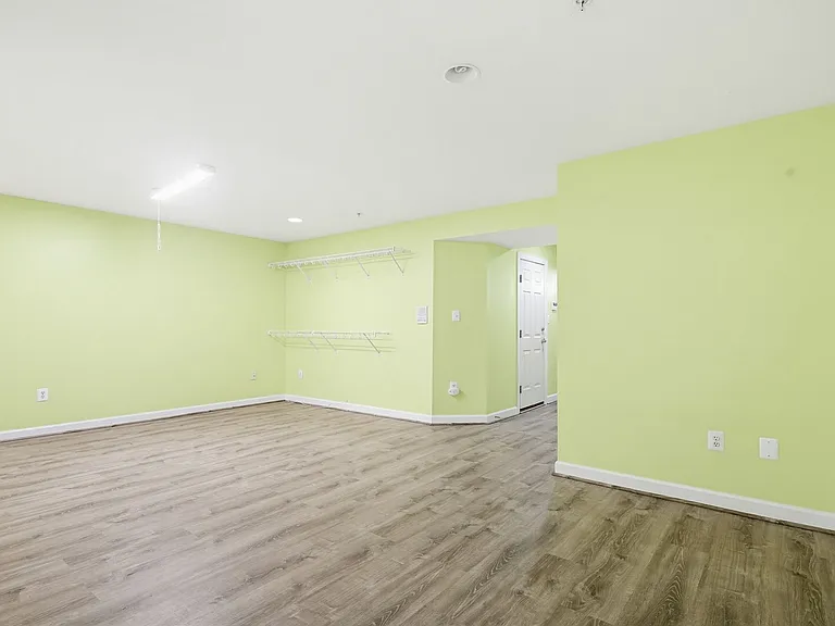 10635 Hillingdon Rd — Photo 27