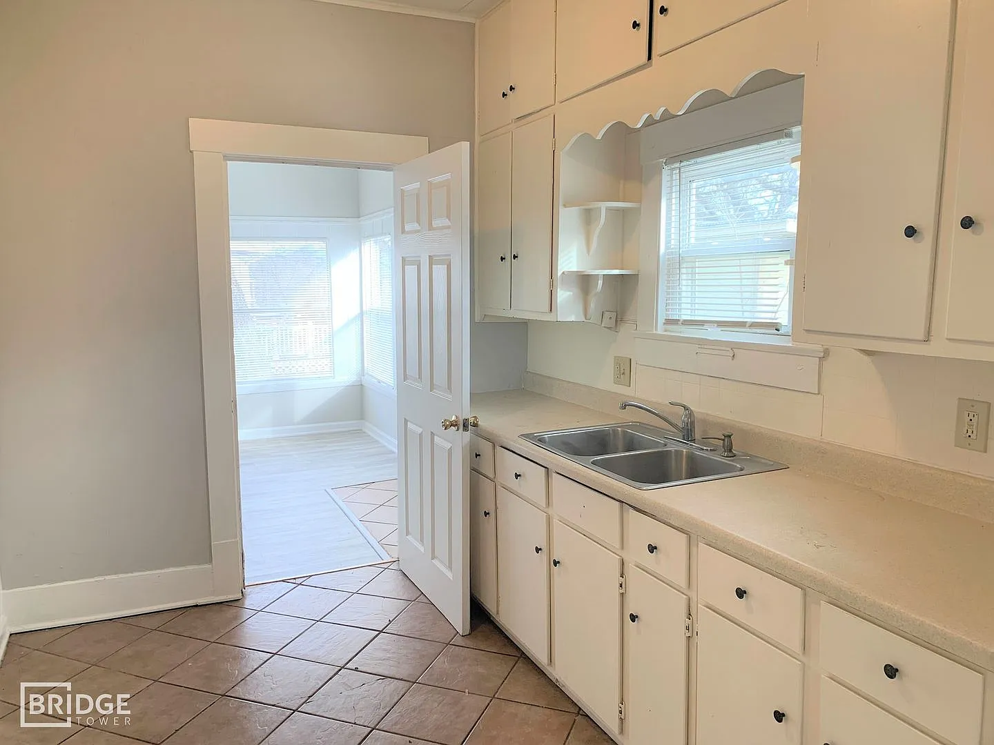 520 E Day Street, Denison, Texas 75021 — Photo 3