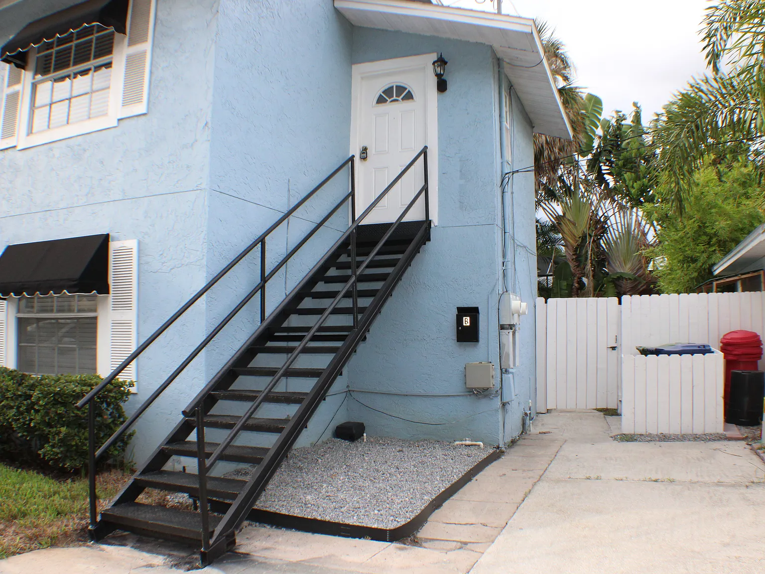 2 bed, 800 sqft, $2,000 — Photo 2