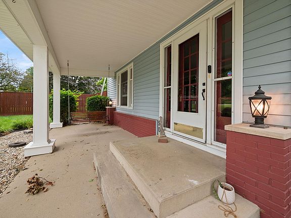 3rd image of 50 Oak St