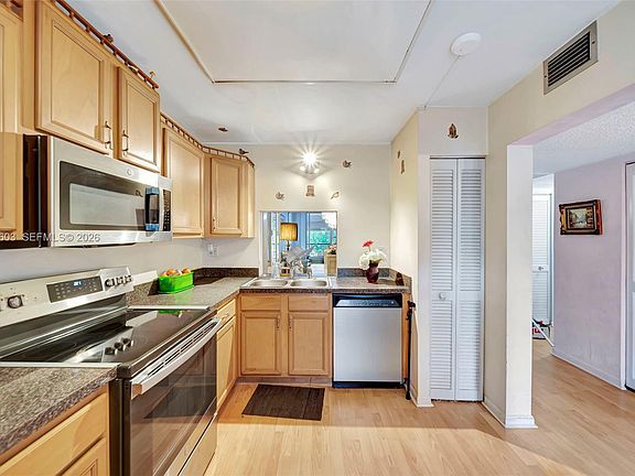 2nd image of 3940 Inverrary Blvd APT 303A