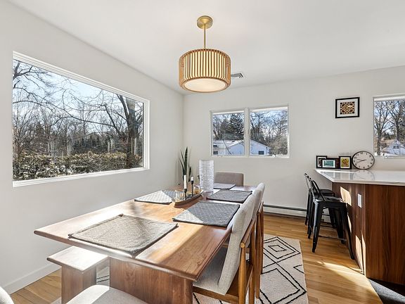 4th image of 85 Benson Ave