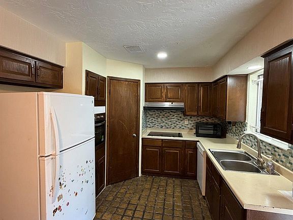 5th image of 11419 Sharpcrest St