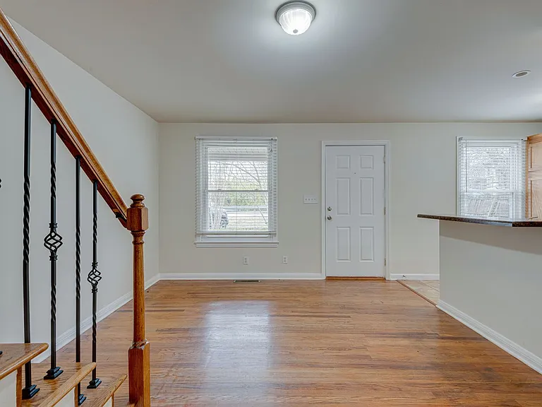 3505 Marlborough Ave — Photo 5