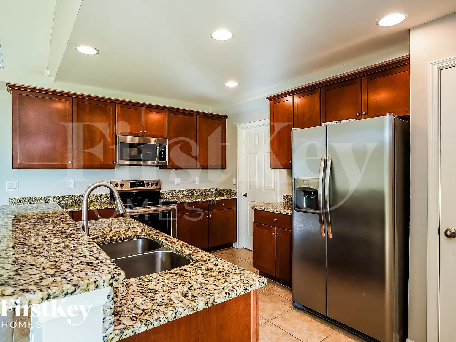 4 bed, 2.0 bath, 1829 sqft, $2,445 — Photo 4