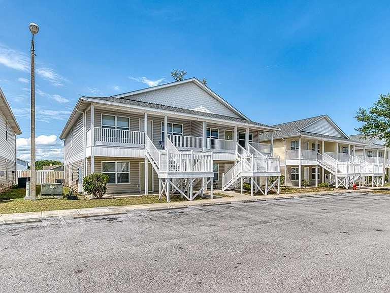 Ava Kay Townhomes — Photo 9