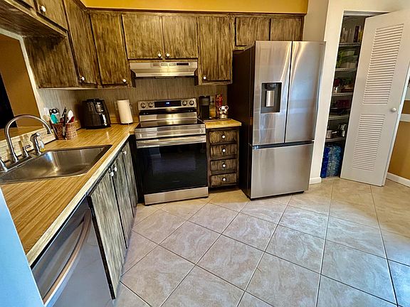 5th image of 14425 Strathmore Lane #601